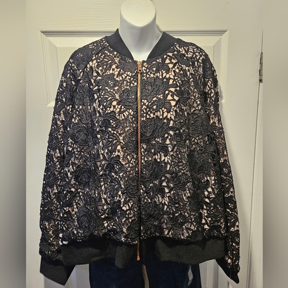 NWT Stella & Dot Black Lace Nude Illusion jacket. Size 1X. - Picture 2 of 7